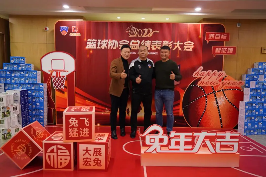 大学篮球运动员的耐力训练方案是什么?_0